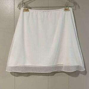 Brandy Melville White Mini Skirt Women’s Size 2 (Fits XS/S)
